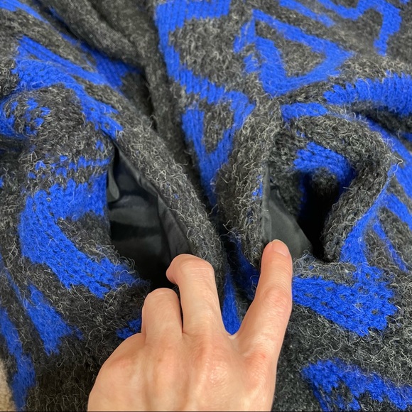 Vintage Aurora International by Abbmoor Chunky Knit Abstract Design Jacket - Picture 8 of 14